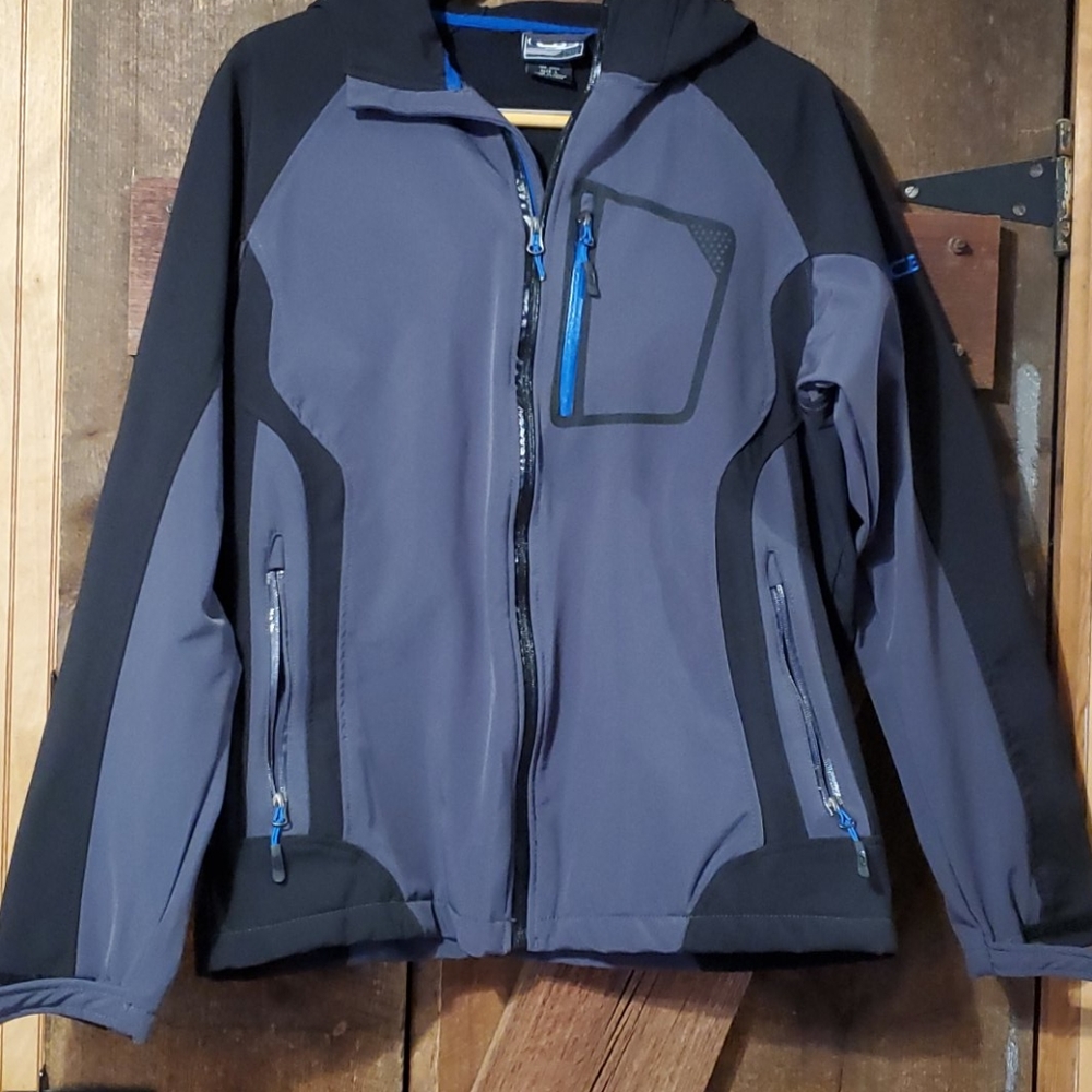 NWOT CB  softshell hooded jacket